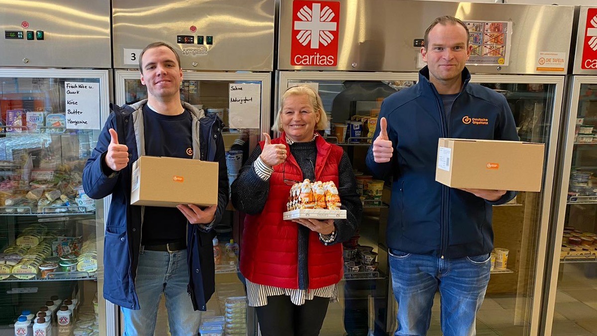 Deutsche GigaNetz spendet 500 Nikoläuse für die Tafel in Calw 