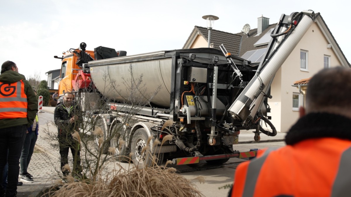 Auf den Punkt gebracht: Deutsche GigaNetz führt innovatives Verfahren zum Asphalteinbau ein 