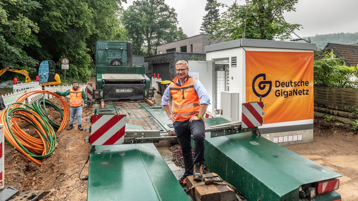 Nächster Meilenstein in Schlangenbad:  Deutsche GigaNetz stellt Glasfaserhauptverteiler