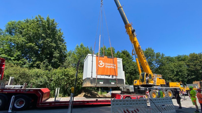 Nächster Meilenstein in Bönen: Deutsche GigaNetz stellt ersten Glasfaserhauptverteiler