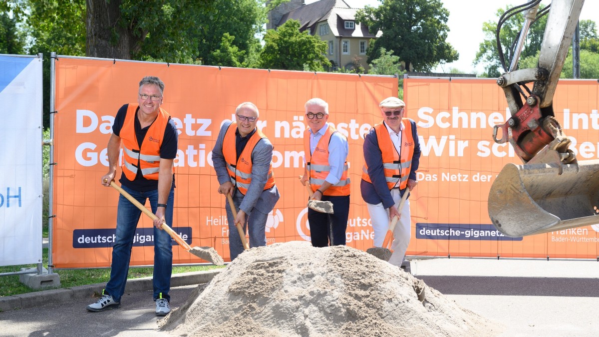 Glasfaser-Ausbaustart in Lauffen am Neckar: 25. Jubiläumsspatenstich für die Gigabit-Region Heilbronn-Franken!