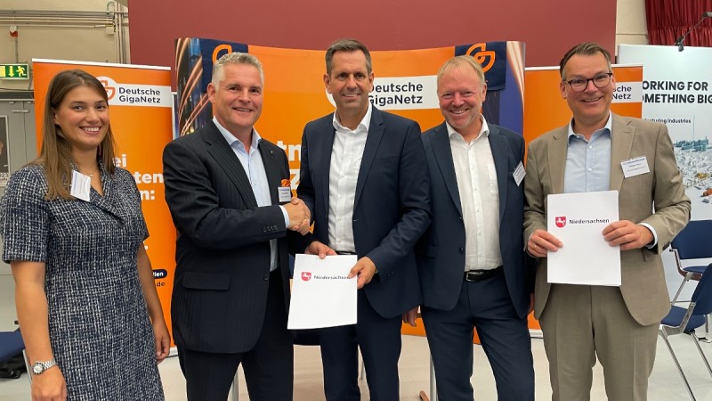 Land Niedersachsen und Deutsche GigaNetz GmbH zeichnen Kooperationsvereinbarung zum eigenwirtschaftlichen Glasfaserausbau 