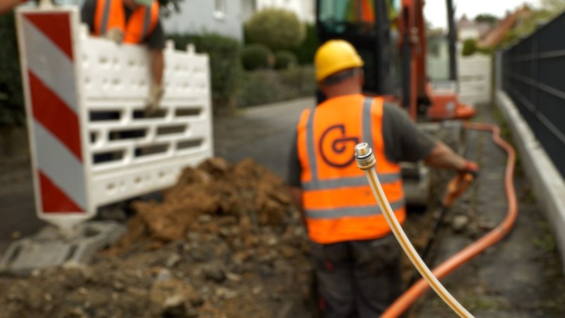 Die Zukunft zieht in Kelsterbach ein: Erste Kundinnen und Kunden surfen mit Glasfaser-Internet